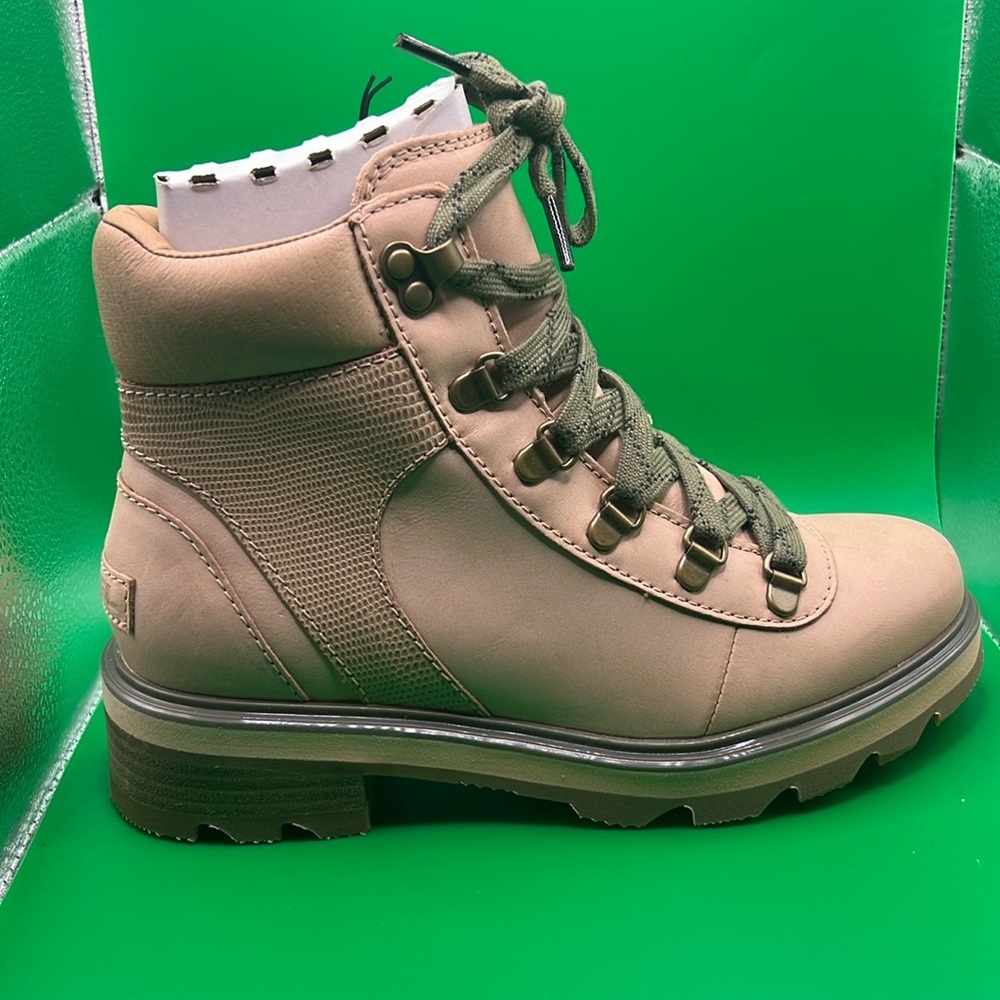 Sorel Beige Lace-Up Rugged Lug Boot